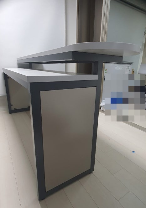 맞춤제작 바테이블 및 붙박이 와인 진열장
