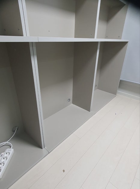 맞춤제작 바테이블 및 붙박이 와인 진열장