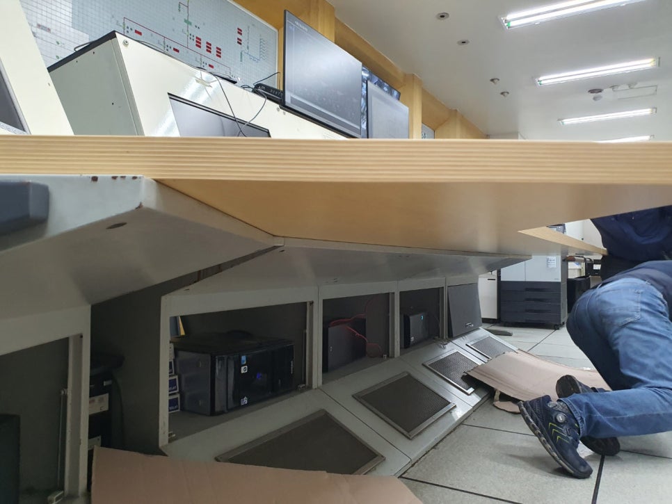 상황실 콘솔상판