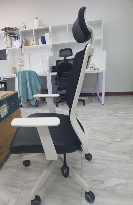 연구실 일체형책상 및 의자