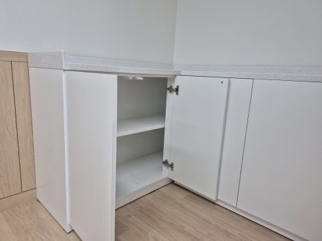 90도 코너 다용도 여닫이 도어 수납장