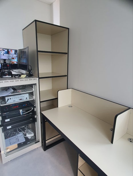 공간활용 상부 칸막이 철제 책상 하부 오픈 수납장