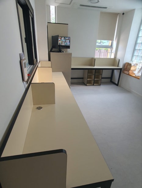 공간활용 상부 칸막이 철제 책상 하부 오픈 수납장