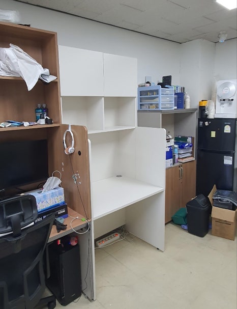 좌우 칸막이 집중력 극대화 공간활용 일체형 책상