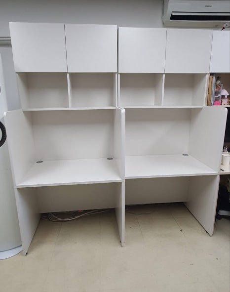 좌우 칸막이 집중력 극대화 공간활용 일체형 책상